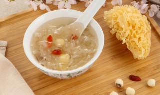 银耳燕窝的做法（银耳燕窝的做法及功效）