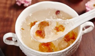 桂圆燕窝的做法与功效（燕窝可以炖桂圆干吗）