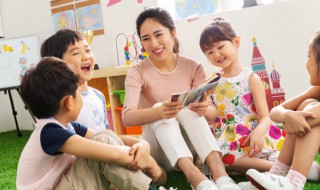 幼儿园孩子打架家长正确处理（幼儿园孩子与孩子之间打架家长应该怎么办）