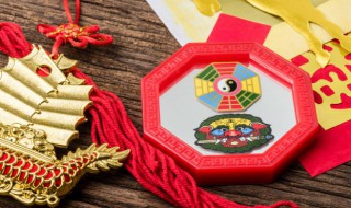 石英钟挂在客厅什么位置好 石英钟挂在客厅什么位置好图片