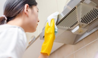 家庭厨房油烟机清洗拆开方法（厨房油烟机怎么拆卸清洗）